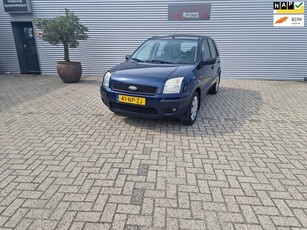 Ford Fusion 1.4-16V Trend,airco,all season banden,trekhaak