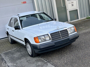 Mercedes 200 W124