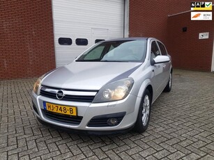 Opel Astra 1.6 Essentia