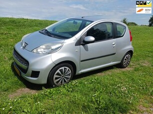 Peugeot 107 1.0i 12V XR 2 sleutels Toerenteller 91.234 km