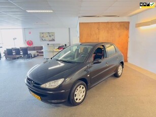 Peugeot 206 1.4 XR Apk Nieuw,E-Ramen,N.A.P,5Deurs,2