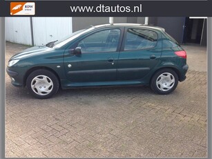 Peugeot 206 1.6-16V Roland Garros 5deurs lpg airco nieuwe