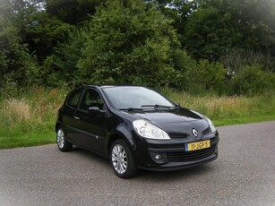 Renault Clio 1.2-16V Collection . Airco . Cruiscontrol .