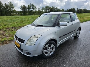 Suzuki Swift 1.5 Exclusive Airco / Nieuwe APK