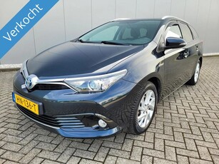 Toyota Auris Touring Sports 1.8 Hybrid Panodak en Navi