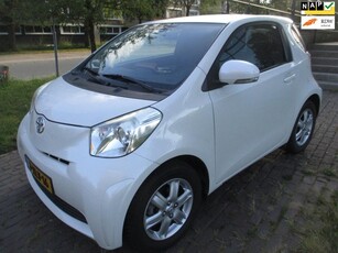 Toyota IQ 1.0 VVTi Aspiration//parlemoer wit