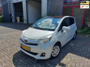 Toyota Verso-S 1.3 VVT-i Dynamic//Panodak / Camera