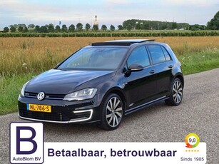 Volkswagen Golf 1.4 TSI GTE Pano dak LED Navi