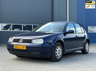 Volkswagen Golf 1.6-16V Airco+Cruise