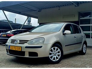 Volkswagen Golf 1.6 FSI Comfortline (bj 2004, automaat)