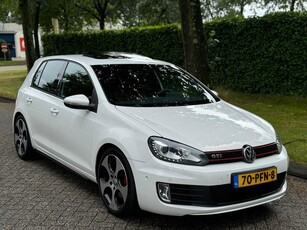 Volkswagen Golf 2.0 GTI DSG LEDSchuifdakS&CLederFULL