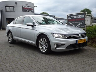 Volkswagen Passat 1.4 TSI GTE Connected Series (bj 2016)