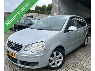 Volkswagen Polo 1.4-16V Sportline / AUTOMAAT / 5DRS / Airco