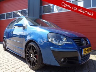 Volkswagen Polo 1.4-16V Trendline,5drs,Clima,Cruise,Zeer