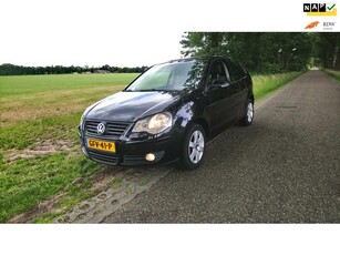 Volkswagen POLO 1.6-16V Trendline