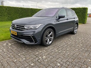 Volkswagen Tiguan 1.5 TSI R-Line [ panoramadak camera