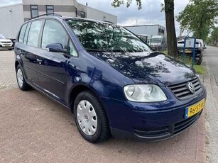 Volkswagen Touran 1.6-16V FSI Business