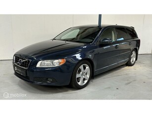 Volvo V70 2.5 T5 Momentum AUTOMAAT / YOUNGTIMER