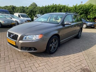 Volvo V70 2.5T Momentum Automaat Youngtimer (bj 2008)