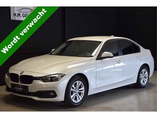 BMW 3 Serie 318i Automaat Led Leder Clima Navi Cruise Lm Velgen Dealeronderhouden