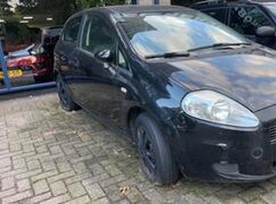 Fiat GRANDE PUNTO 1.4 Sportsound*het betreft een auto voor een opknapper