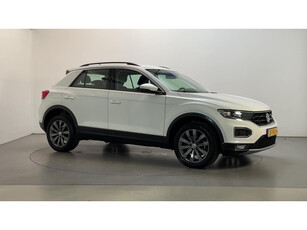 Volkswagen T-Roc 1.5 TSI 150pk DSG Style Navigatie Parkeersensoren DAB+ App-Connect