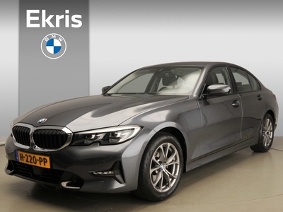 BMW 3-SERIE Sedan 320i LED / Navigatie / Trekhaak / Sportstoelen / DAB / Harman-kardon sound / Alu 18 inch