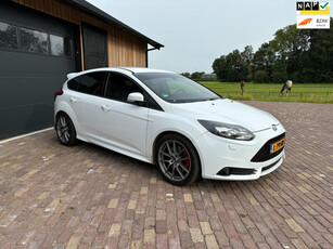 Ford Focus 2.0 EcoBoost ST-3