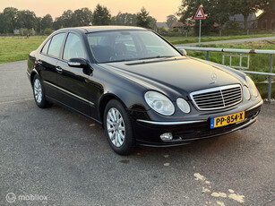 Mercedes E-klasse 200 K. Avantgarde AUTOMAAT NIET GOED