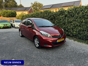 Toyota Yaris 1.0 VVT-i Aspiration | Airco | Camera | Elekt. Ramen | LMV | Privacy Glass | APK tot 11-03-2025!