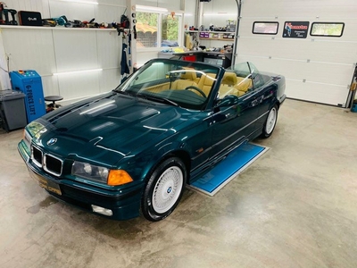 BMW 318i Cabrio NL-auto 45.000 km 1e eig. Topstaat!