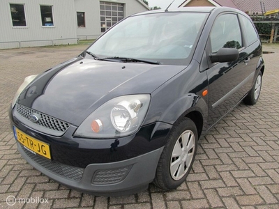 Ford Fiesta 1.3-8V Style, superschoon, met airco en NAP pas