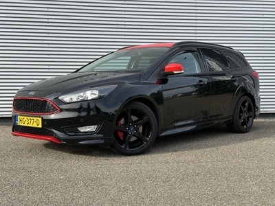 Ford Focus Wagon 1.5 Black Edition Navi Trekhaak