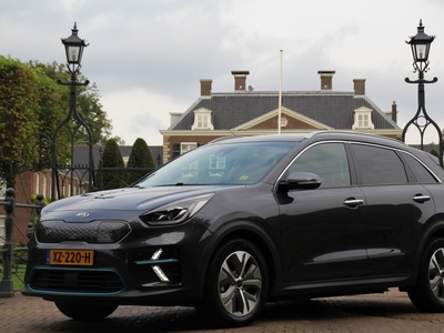 KIA NIRO e-Niro ExecutiveLine 64 kWh | CAMERA | LEDER | NAVI | NL-AUTO! | MARGE AUTO: INCL. BTW | 17'LM VELG | STOELVERWARMING + STOELVENTILATIE