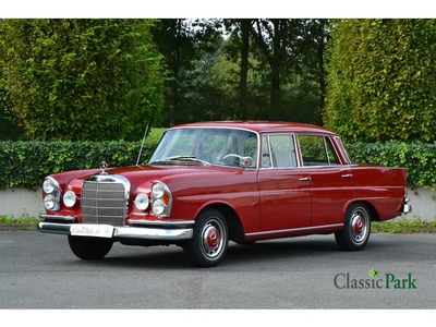 Mercedes-Benz 200-serie 220 SE (bj 1962, automaat)