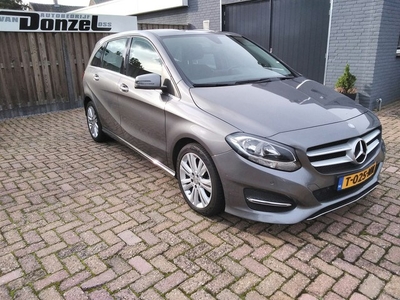 Mercedes-Benz B-Klasse 180 Ambition NAVIGATIE + CRUISE