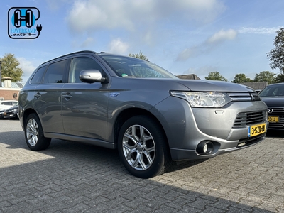 MITSUBISHI OUTLANDER 2.0 PHEV Instyle AWD Aut. *PANO | BI-XENON | VOLLEDER | NAVI-FULLMAP | ROCKFORD-AUDIO | CAMERA | KEYLESS | ECC | PDC | CRUISE | COMFORT-SEATS | 18