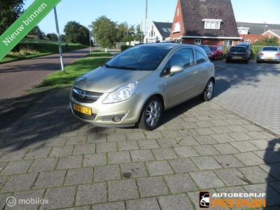 Opel Corsa 1.4-16V Enjoy zeer complete auto