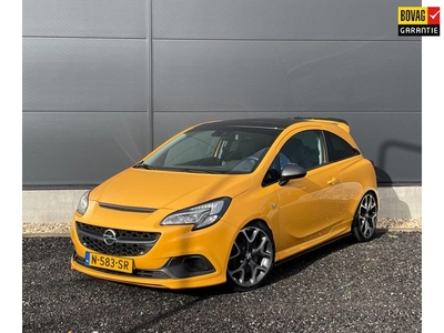 Opel Corsa 1.6 Turbo OPC Recaro interieur Clima Panodak