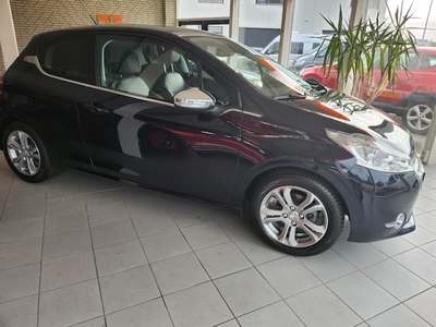 Peugeot 208 Benzine