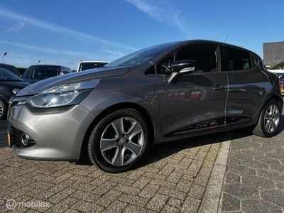 Renault Clio 0.9 TCe Dynamique 94500 km .