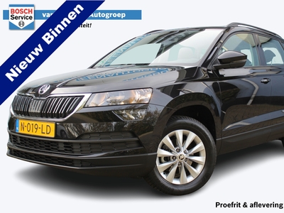 SKODA KAROQ 1.0 TSI Business Edition | Incl. 1 jaar Garantie | Navi | Cruise | Climate controle | Parkeersensoren achter | Apple CarPlay | DAB+ | 16 Inch LMV | Origineel NL auto | NAP |