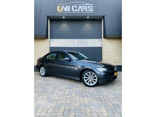 BMW 3-serie 320i High ExecutiveLeder17 InchBreed Navi