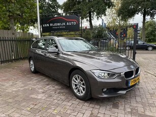 BMW 3 Serie Touring 320i Executive Xenon Nav Dealer Ond