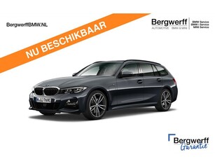 BMW 3 Serie Touring 330e xDrive M-Sport - Pano - Harman