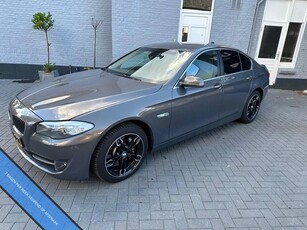 BMW 5 Serie 530i LEER KEYLESS NAVI XENON