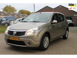 Dacia Sandero 1.4 Lauréate Airco trekhaak Keurige auto!!