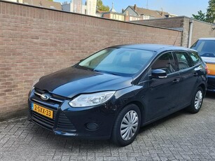 Ford Focus Wagon 1.0 EcoBoost Edition MOTOR DEFECT