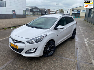 Hyundai I30 Wagon 1.6 GDI i-Vision/5drs/nap/1jaar apk/ 3e EIG/ dealeronderhouden/airco/navi/camera/parkeersensoren v+a.