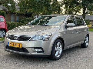 Kia cee'd 1.4 CVVT Seven airco navi cruise (bj 2011)